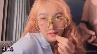น้องบาร์บี้ kanyabunloed สาวอวบหุ่นสุดแซ่บ ที่มาพร้อมกับนมตู้มๆ มาตั้งกล้องจับดูดน้ำควยอย่างเสียว แล้วมาจับควยแฟนหนุ่มมาขึ้นขย่มเย็ด โดนเย็ดไป พร้อมกับนวดนมโครตเสียวจัดๆ